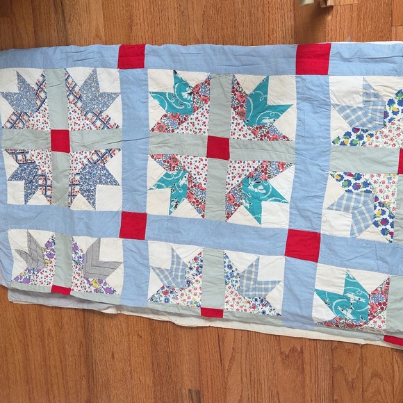 Vintage Patchwork Star Pattern Quilt with Red and Blue Accents 74x89 - Picture 4 of 17